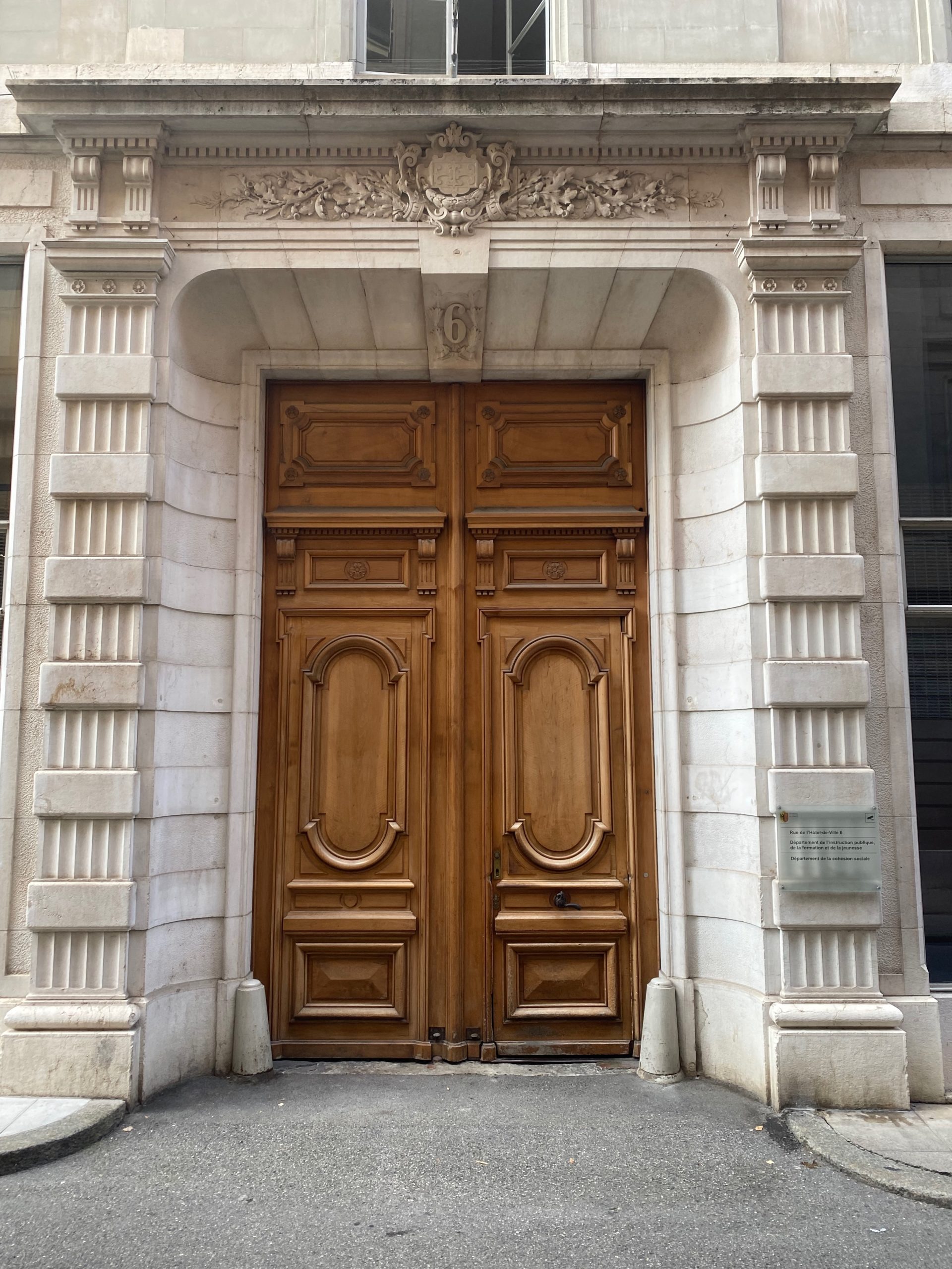 Rue de l'Hôtel-de-Ville 6