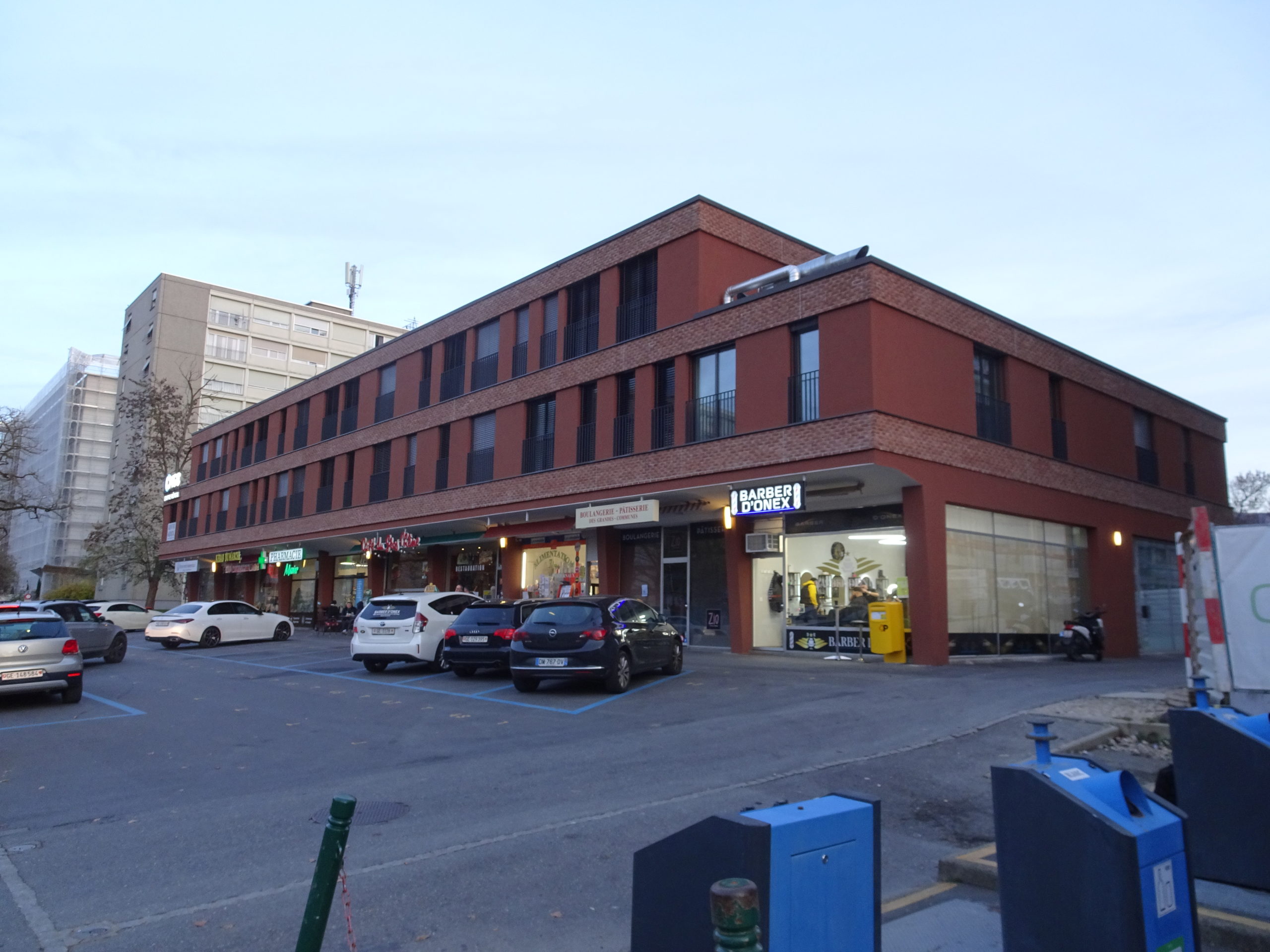 Bëtiments commerciaux Grandes-Communes