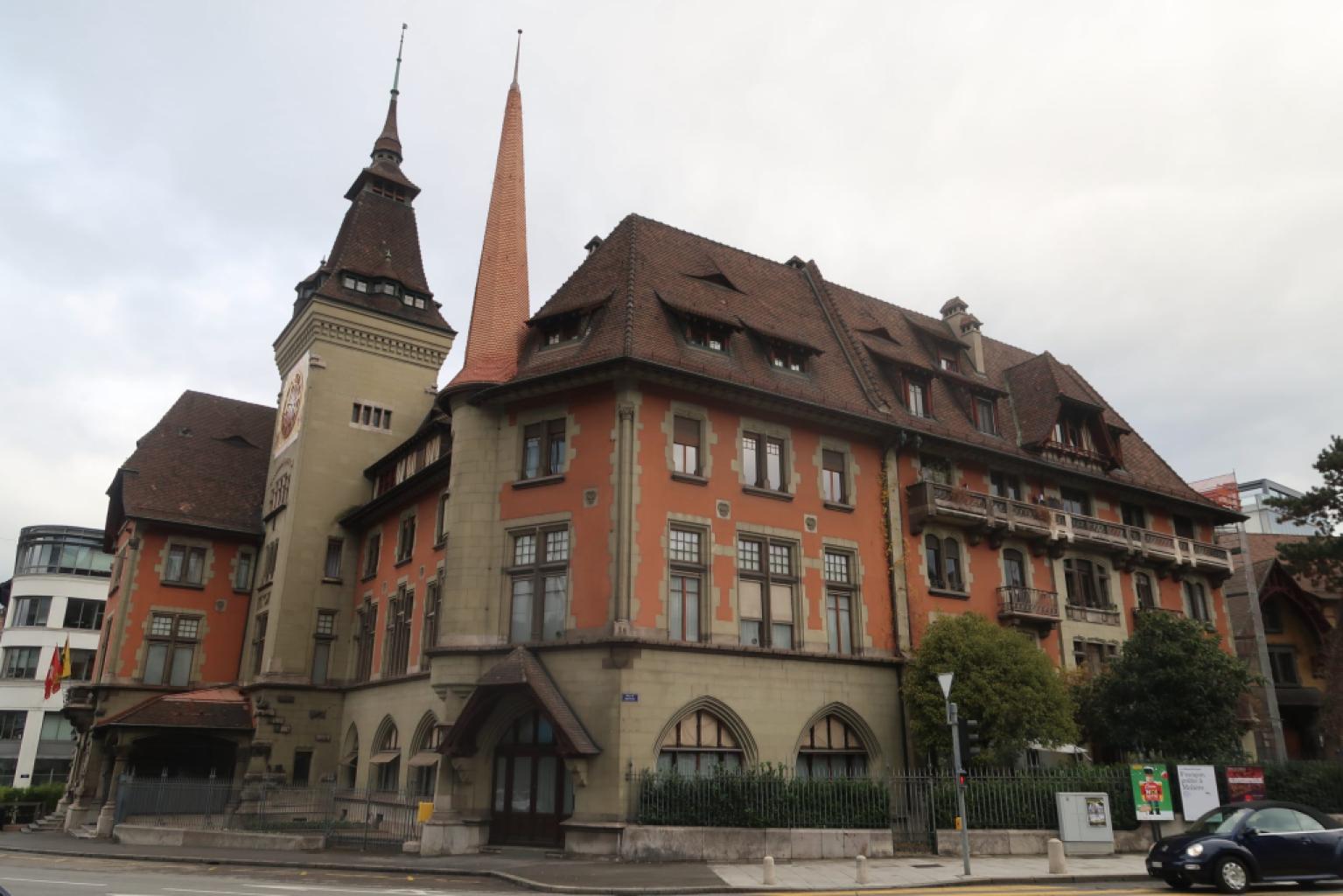 Mairie des Eaux-Vives