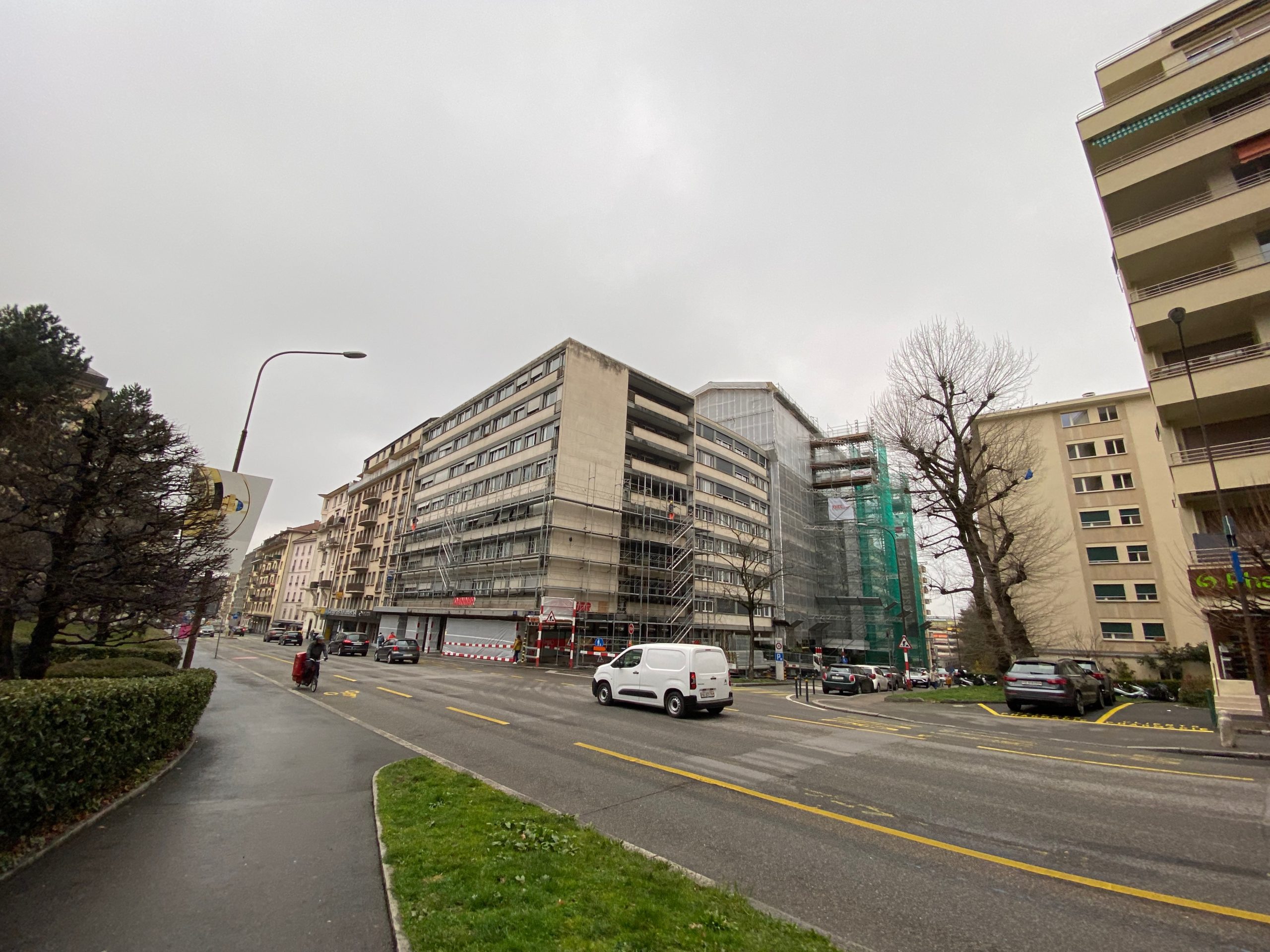 Bâtiment à Route de Frontenex 51 (Genève), 1207 Genève