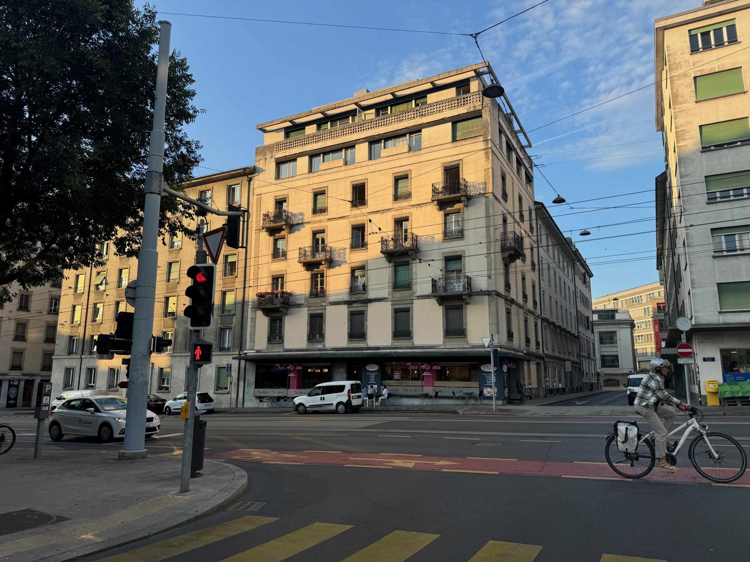 Rue Louis-FAVRE 6