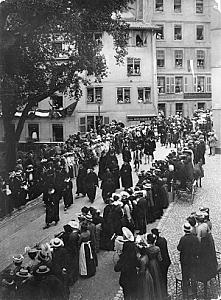 1903