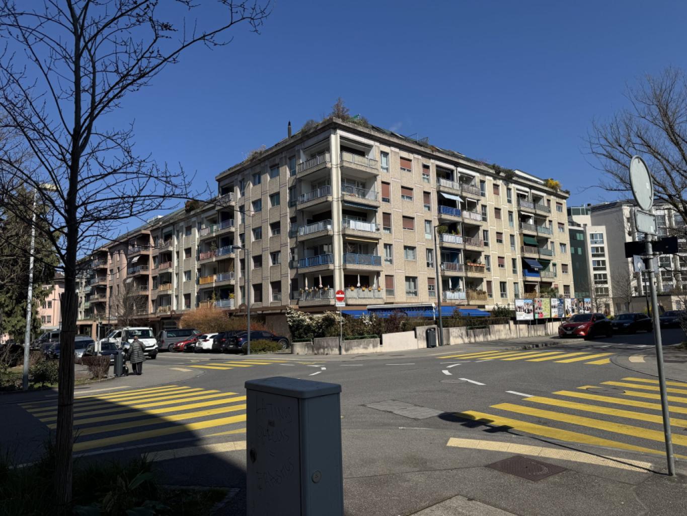 Bâtiment à Avenue de la Praille 40, 1227 Carouge GE