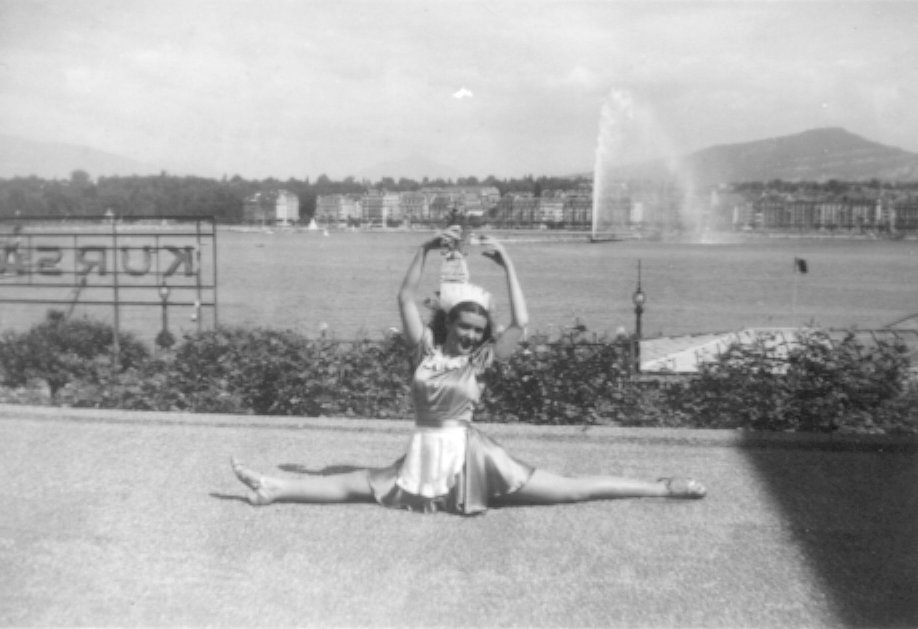 MME-ROSSI-COUSINE-sur-le-toit-du-Kursaal