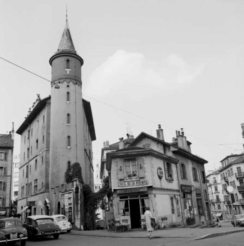Rue de la Tour 1