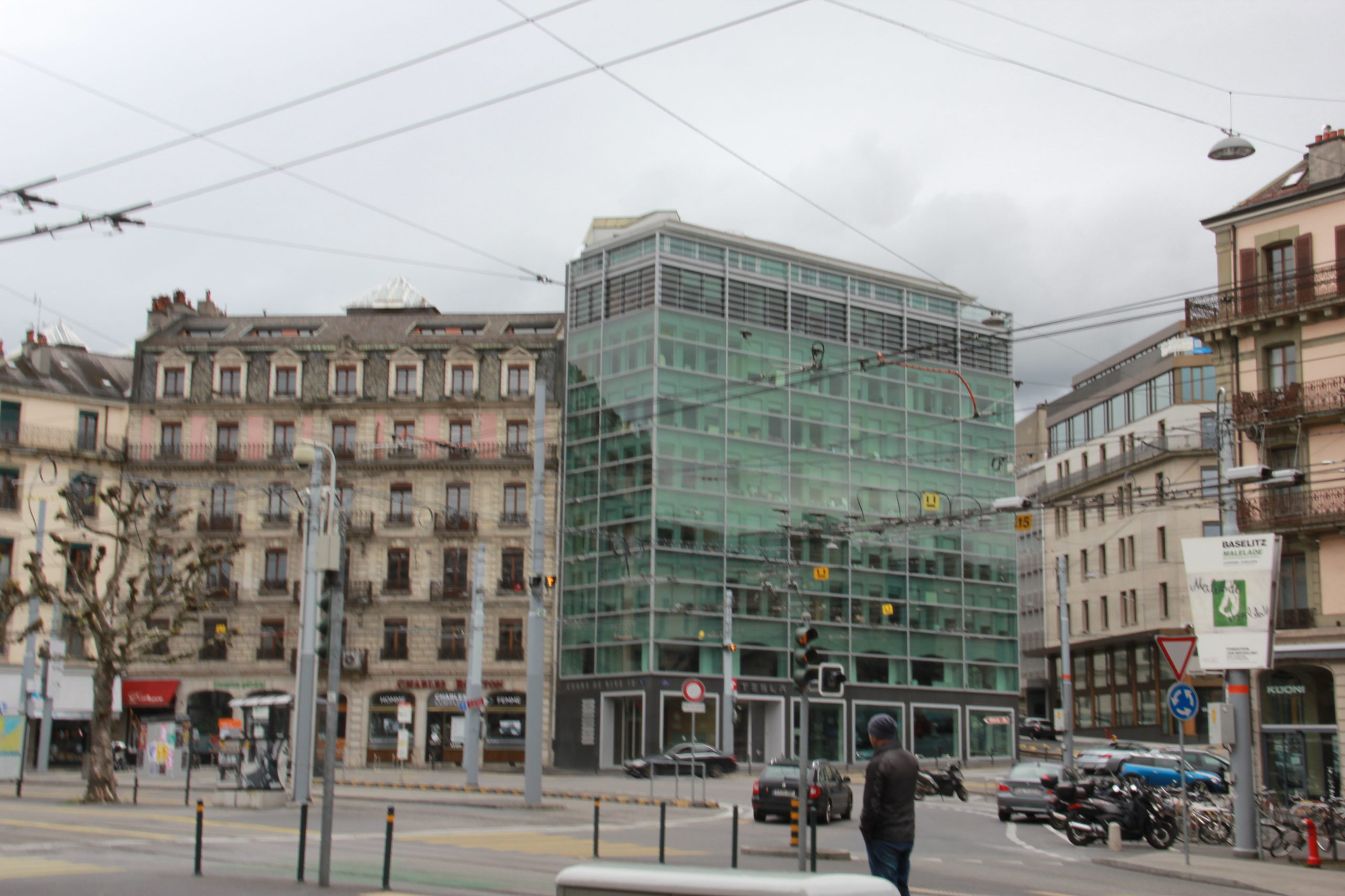 Cours de Rive 12