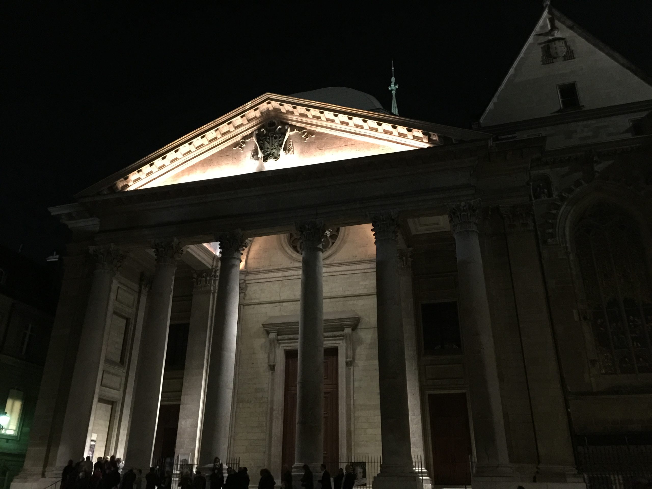 Cour de Saint-Pierre 2015-03-19_19-59-15