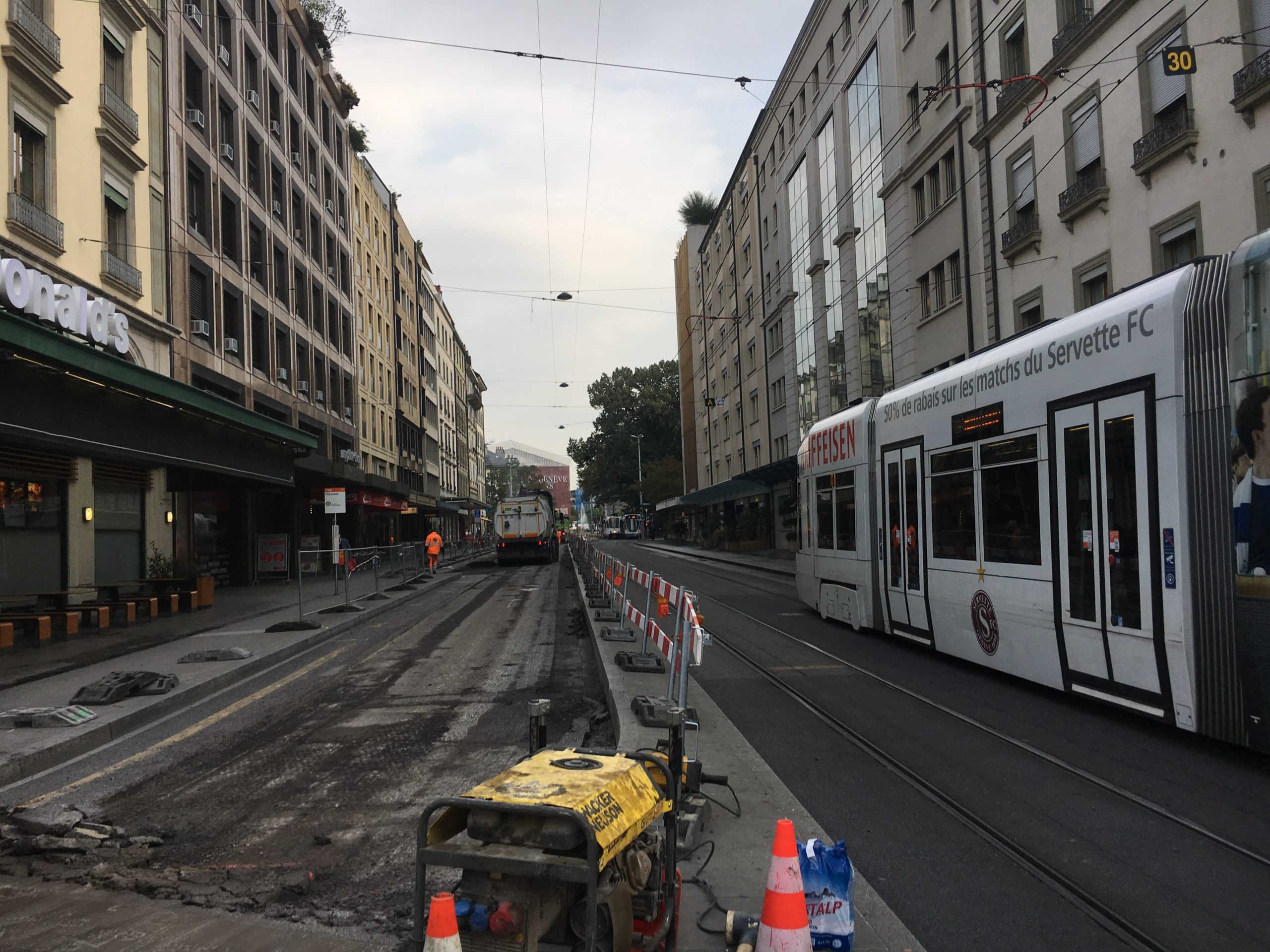 Rond-Point de Plainpalais 2016-09-23_09-25-27