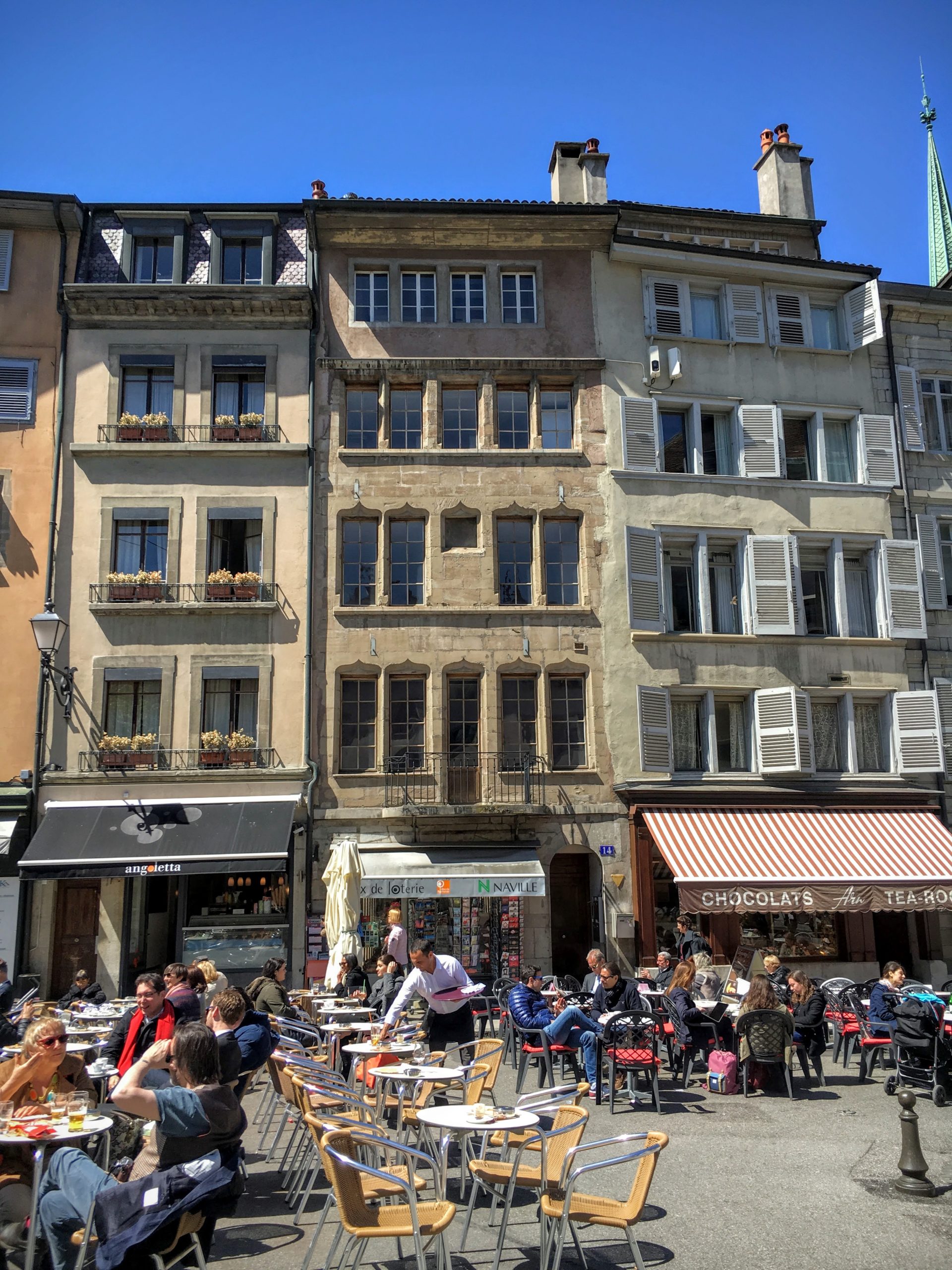 Place du Bourg de Four 2016-04-28_14-18-19