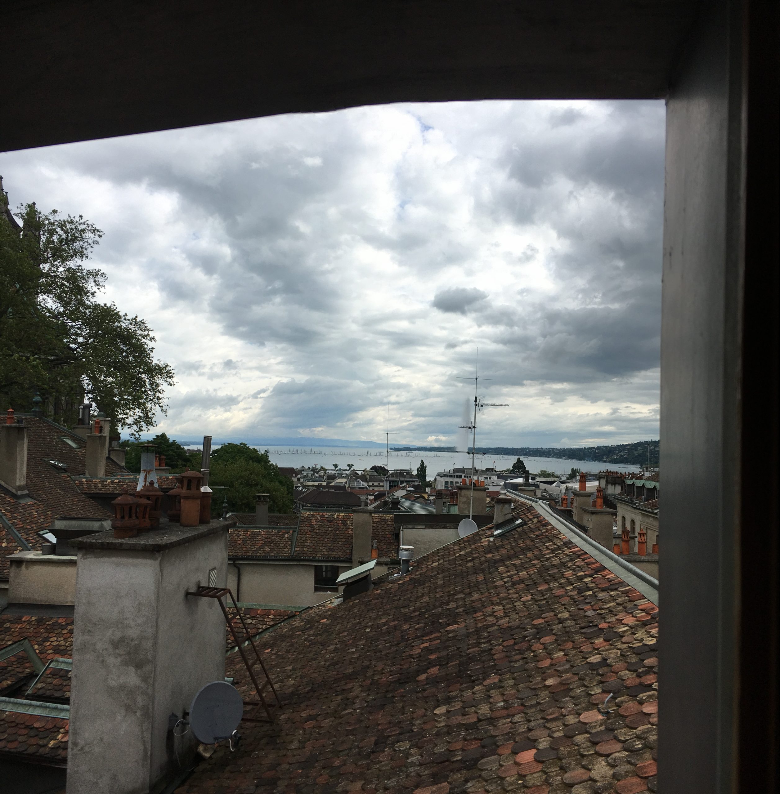 Place du Bourg de Four 2016-06-11_09-56-35