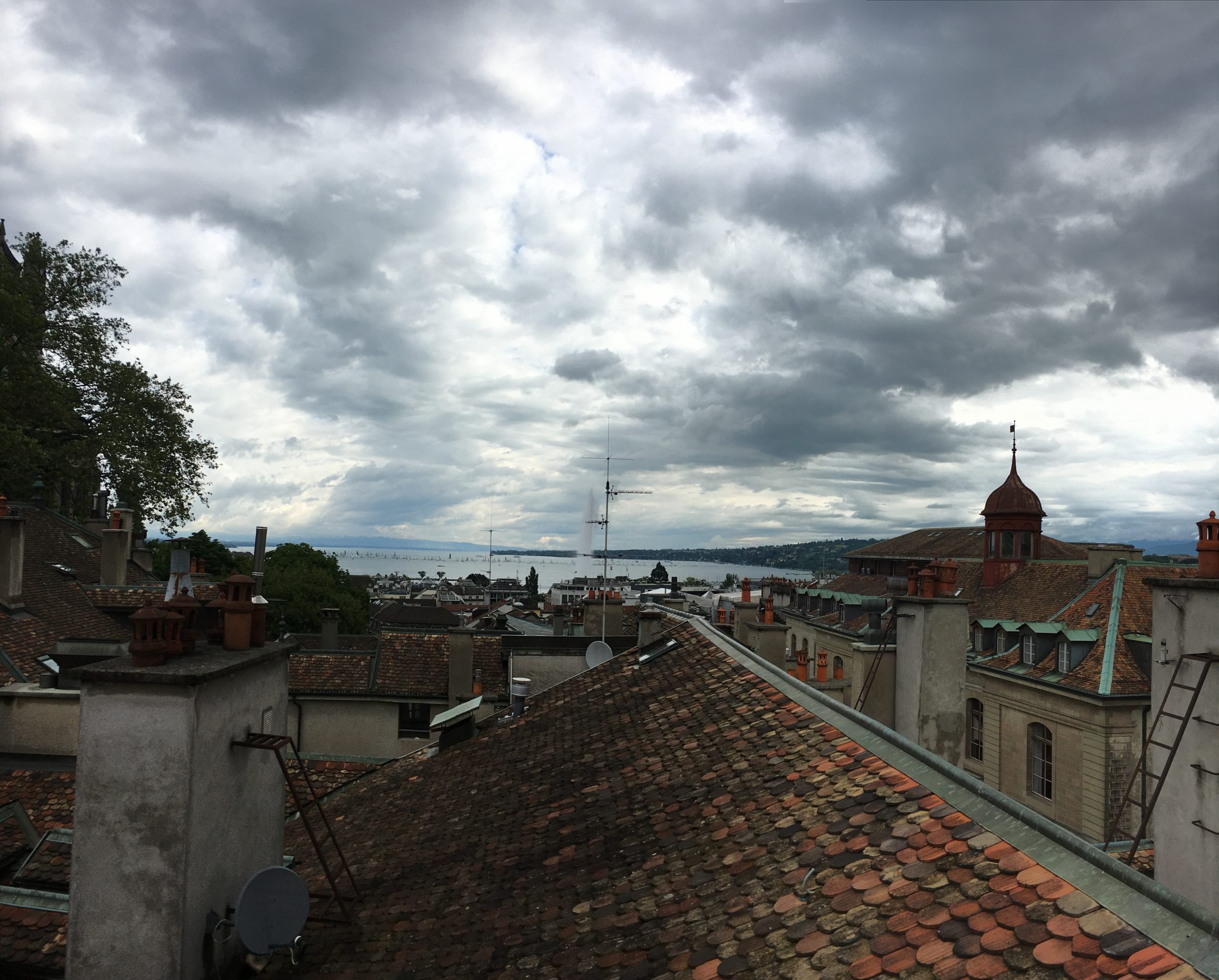 Place du Bourg de Four 2016-06-11_09-56-47